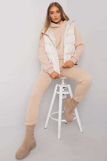 Šviesiai smėlio spalvos...