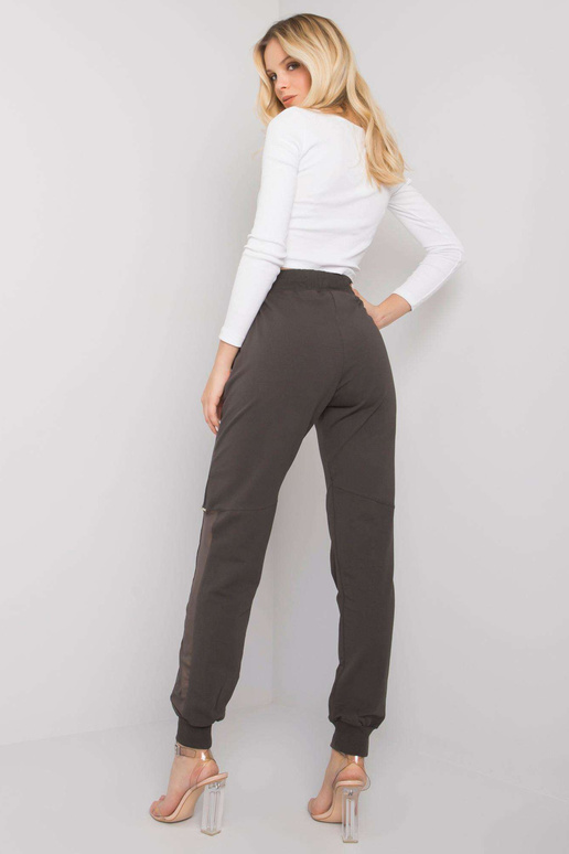 Tamsios chaki spalvos medvilnės...