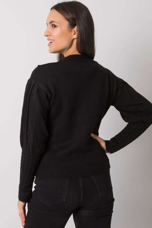 Juodas megztinis su dekoratyvinėmis... Juodas megztinis su dekoratyvinėmis...