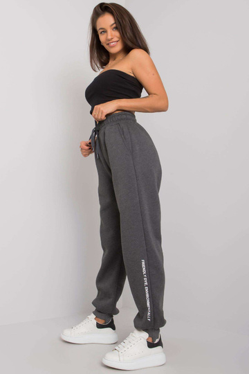 Tamsiai pilkos spalvos... 2