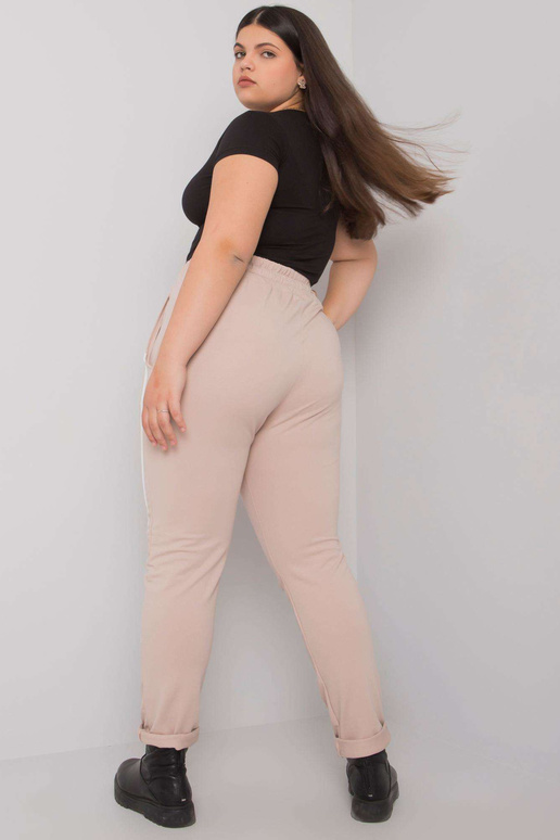 Smėlio spalvos plius dydžio sportinės...