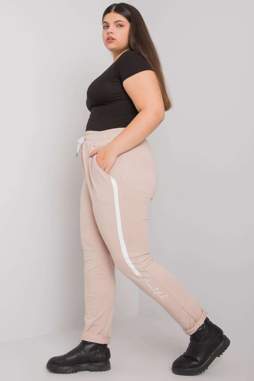 Smėlio spalvos plius dydžio sportinės...