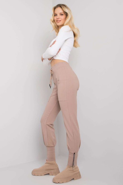 Tamsiai smėlio spalvos sportinės...