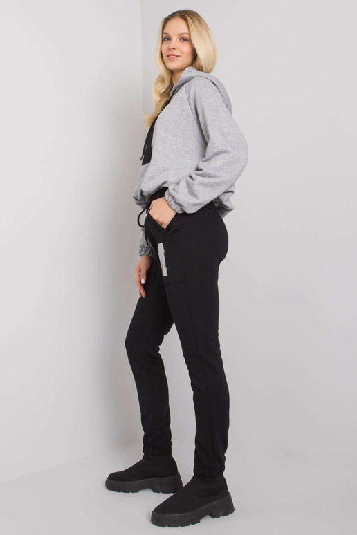 Juodos ir pilkos spalvos rinkinys su... Juodos ir pilkos spalvos rinkinys su...