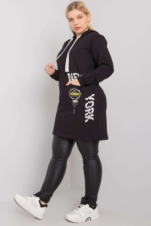 Juoda didelio dydžio tunika su... Juoda didelio dydžio tunika su...