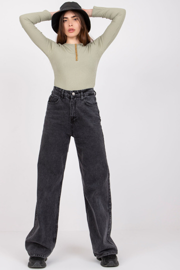 Šviesiai žalia dryžuota...