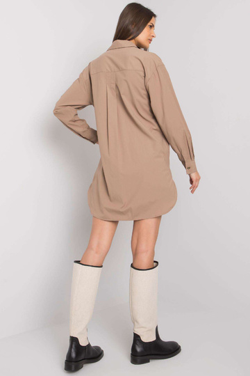 Tamsiai smėlio spalvos...