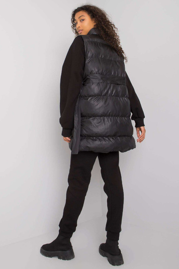 Juodas trijų dalių...