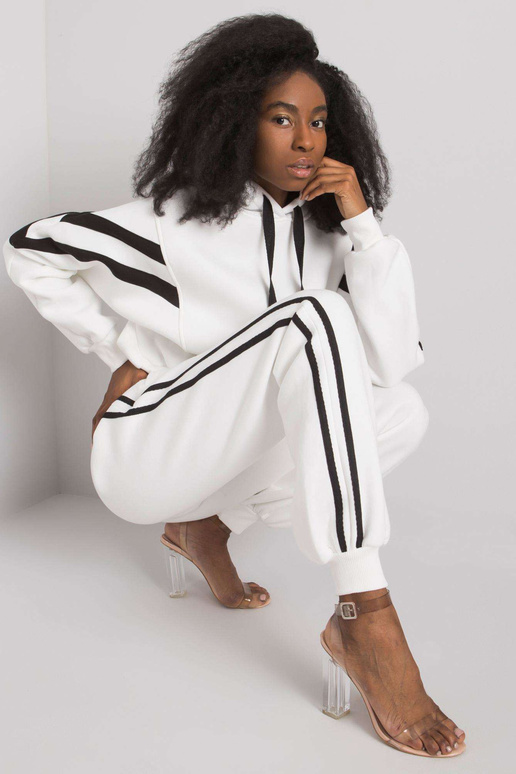 Baltas laisvalaikio komplektas su...