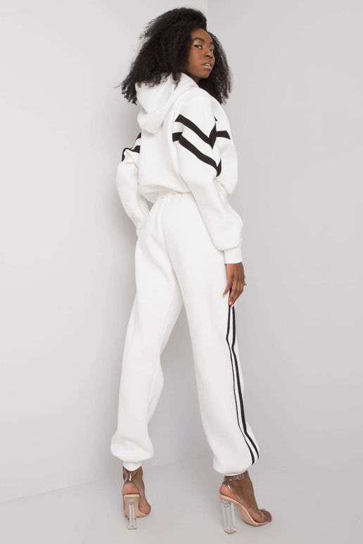 Baltas laisvalaikio komplektas su...