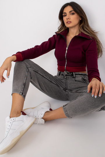 Bordo spalvos trumpas...