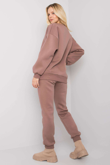 Rudas dviejų dalių rinkinys... 2