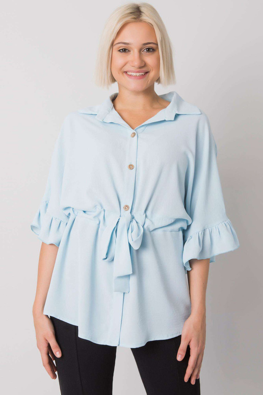 Šviesiai mėlyna palaidinė su įrišimu... Šviesiai mėlyna palaidinė su įrišimu...