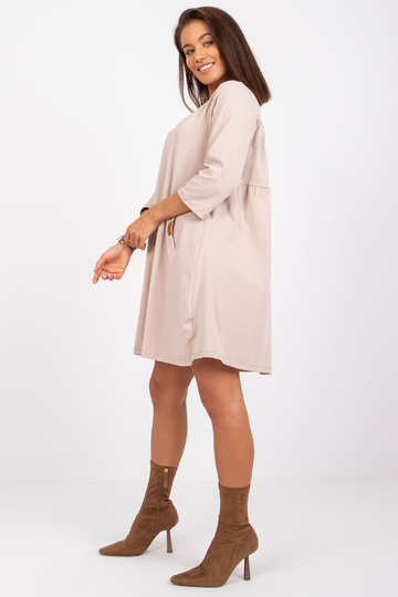 Šviesiai smėlio spalvos...