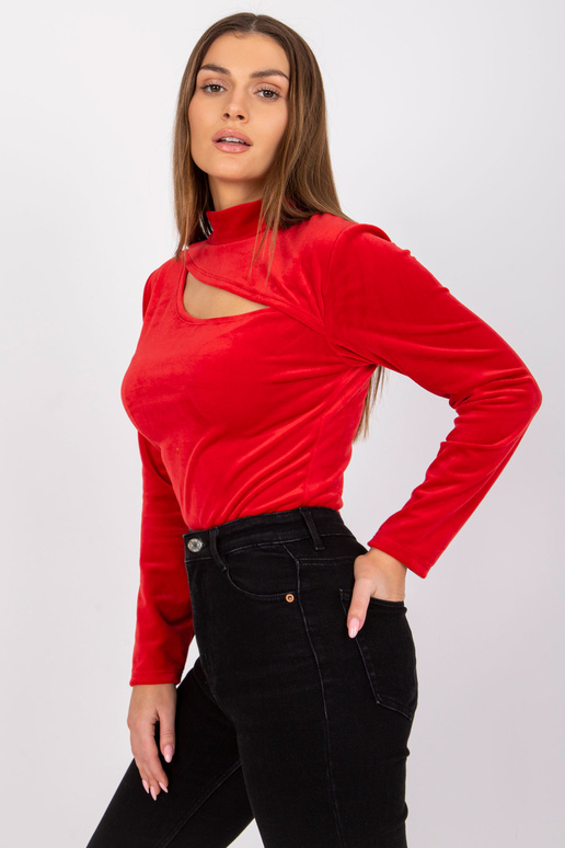 Raudona veliūrinė palaidinė su... Raudona veliūrinė palaidinė su...