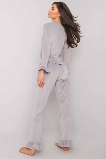 Pilkos spalvos veliūrinės...