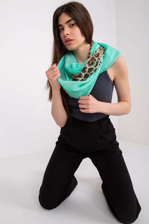 Mėtinė skara su leoperio raštu