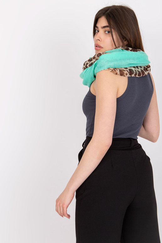 Mėtinė skara su leoperio raštu