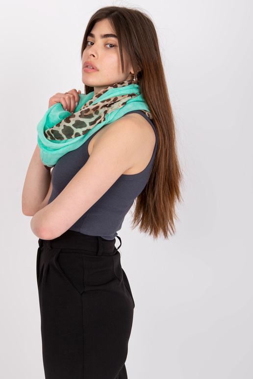 Mėtinė skara su leoperio raštu