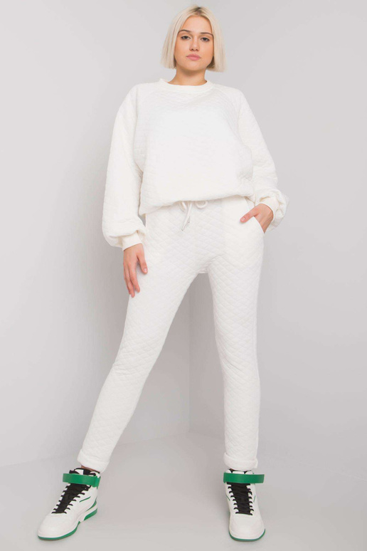 Ecru dviejų dalių dygsniuotas...