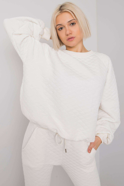 Ecru dviejų dalių dygsniuotas...