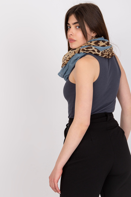 Mėlynas kaminas su leopardo raštu