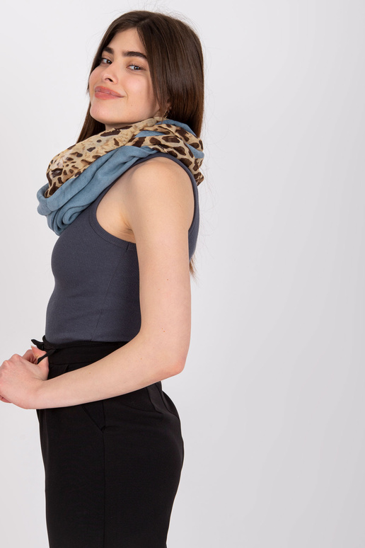 Mėlynas kaminas su leopardo raštu