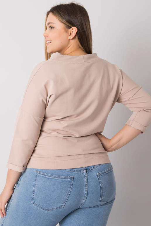 Šviesiai smėlio spalvos plius dydžio...