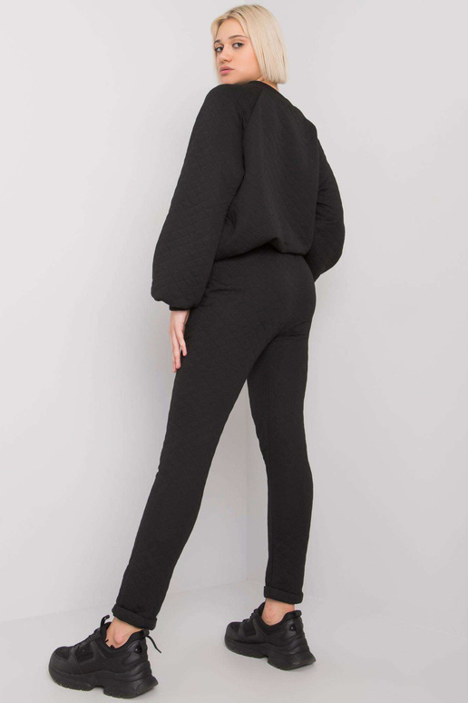 Juodas dviejų dalių dygsniuotas...