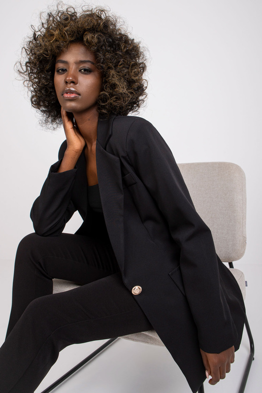 Moteriška juoda striukė su Veracruz... Moteriška juoda striukė su Veracruz...