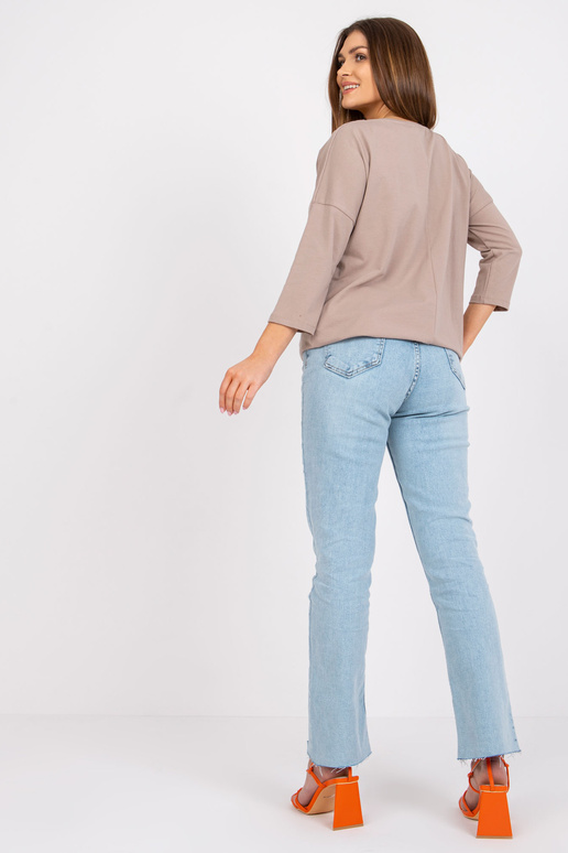 Tamsiai smėlio spalvos palaidinė su... Tamsiai smėlio spalvos palaidinė su...