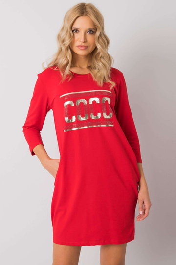 Raudona suknelė su...