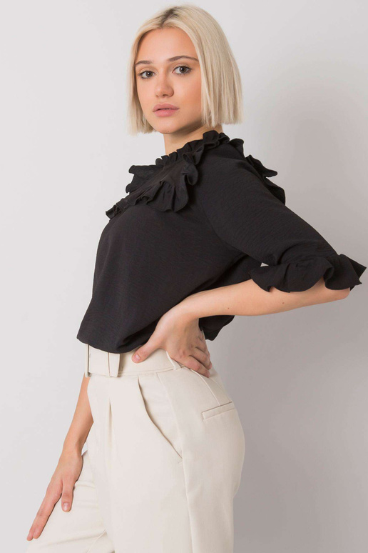 Juoda palaidinė su raukšlėmis... Juoda palaidinė su raukšlėmis...