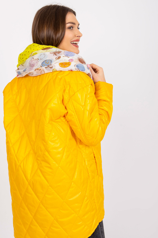 Baltai geltonas šalikas su spaudiniais