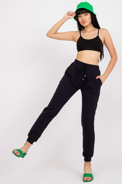 Tamsiai mėlynos bazinės sportinės...