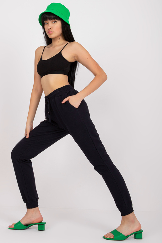 Tamsiai mėlynos bazinės sportinės...