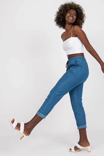 Mėlynos kelnės su Kantu Alexis