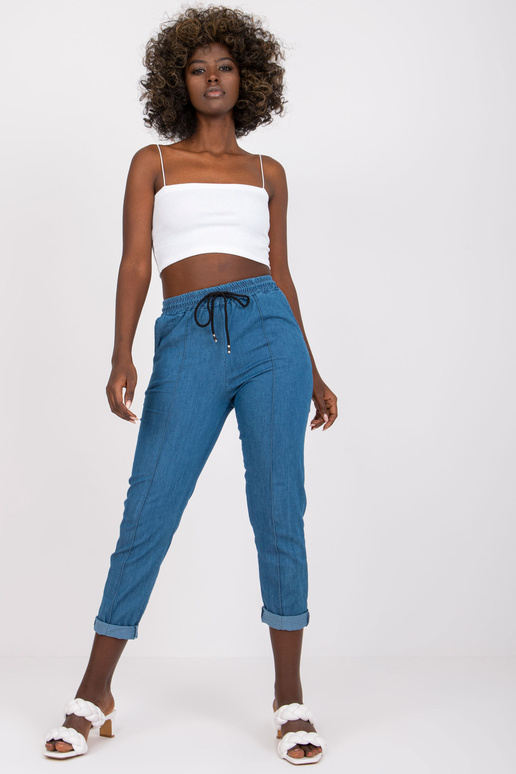 Mėlynos kelnės su Kantu Alexis