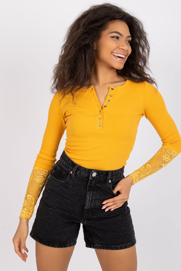 Šviesiai oranžinė palaidinė... 2