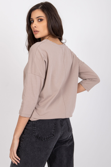 Tamsiai smėlio spalvos...