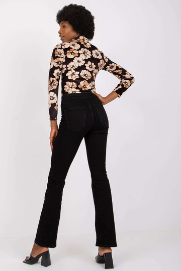 Juodos ir smėlio spalvos... 2