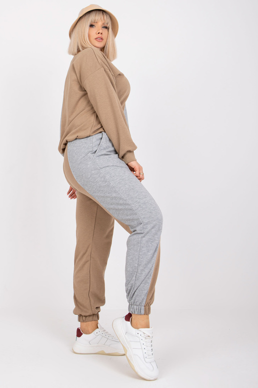 Tamsiai smėlio spalvos pilkas plius... Tamsiai smėlio spalvos pilkas plius...