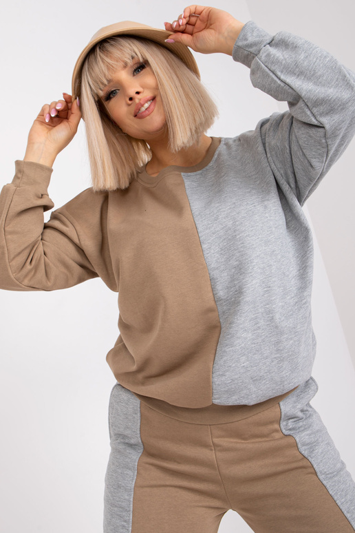 Tamsiai smėlio spalvos pilkas plius... Tamsiai smėlio spalvos pilkas plius...