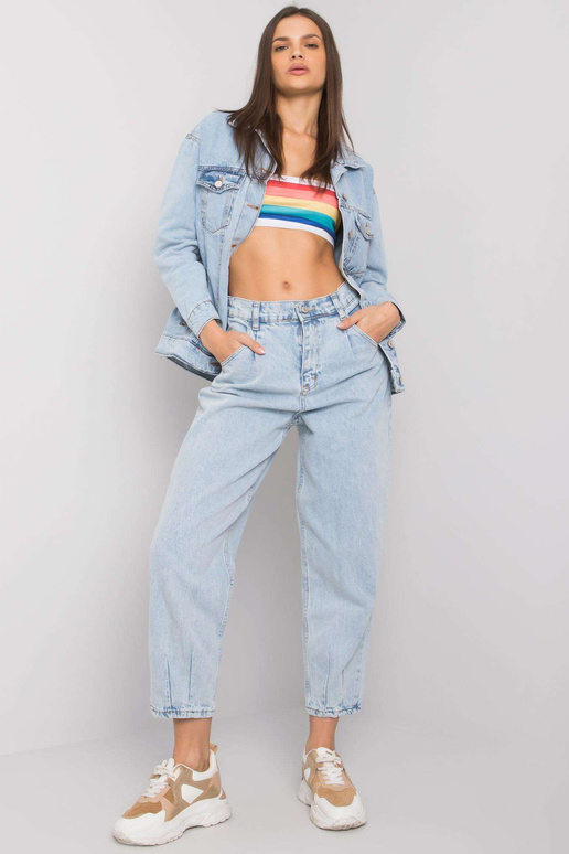 Mamos Juney šviesiai mėlynos...