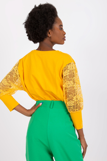 Šviesiai oranžinė palaidinė... 2