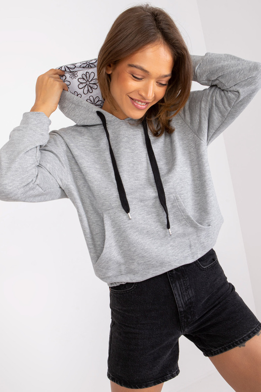 Pilki melanžiniai megztiniai su... Pilki melanžiniai megztiniai su...