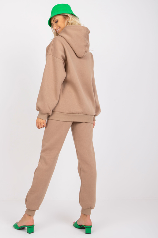 Tamsiai smėlio spalvos oversize...