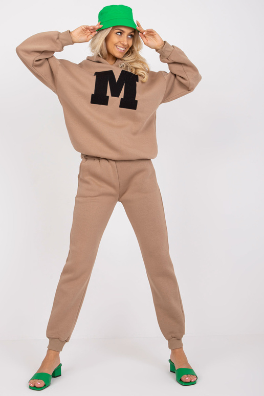 Tamsiai smėlio spalvos oversize...