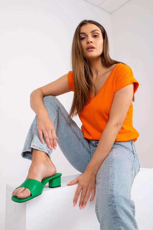 Oranžiniai pagrindiniai marškinėliai...