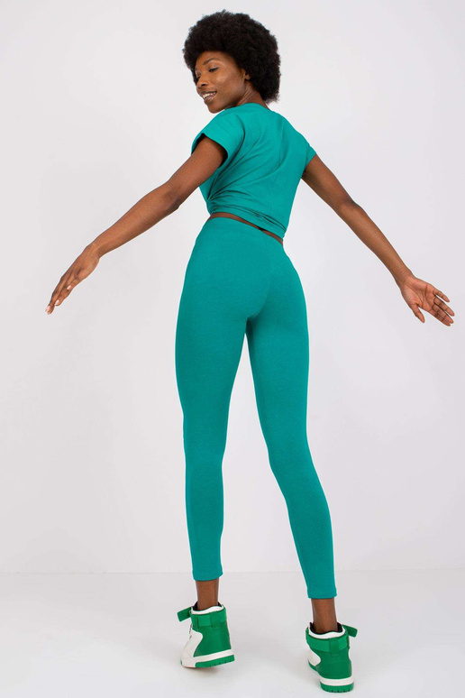 Tamsiai žalios moteriškos...